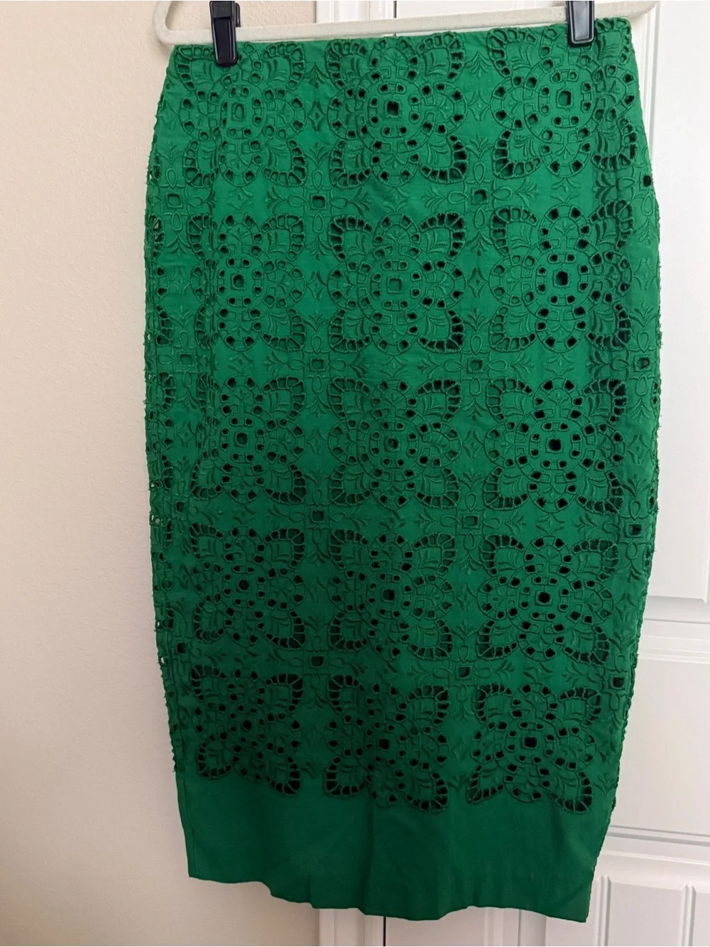 Ann Taylor Green Eyelet Lace Pencil Skirt Size 8 - Picture 1 of 4